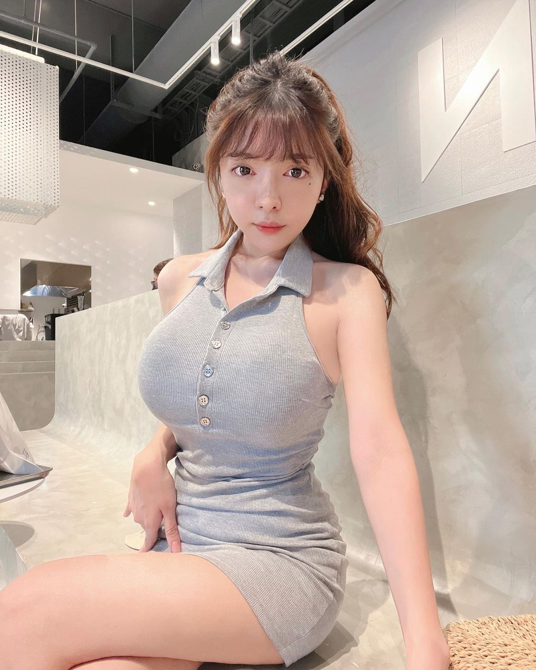 G罩杯豪乳存在感太強，路人看到都猛誇！