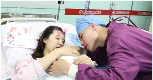美女明星青睐做“海豚妈妈” 这种神奇分娩方式广州也有