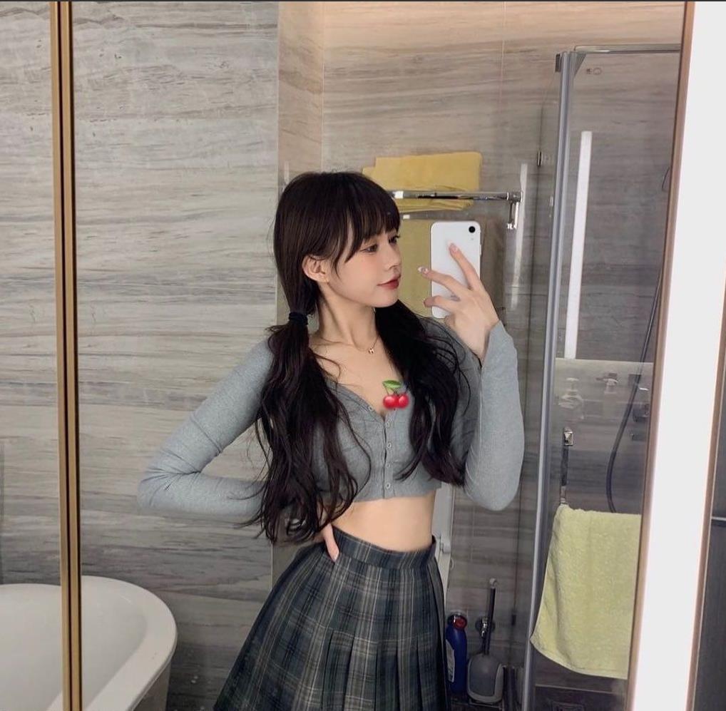 大眼甜心正妹「沙滩秀比基尼」樱桃 雪白肌肤＋浑圆美乳让人好心动！