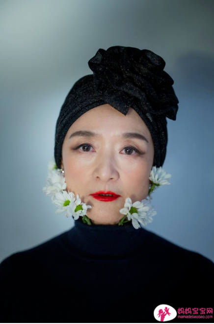 一生一次的孕照，欧阳靖和妈妈谭艾珍一起拍！仿佛看到女人历程的转变!