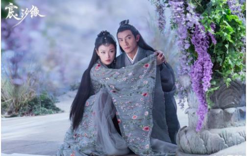 「宸汐缘」狂吻张震曝反差萌 倪妮自嘲「方脸」演仙女