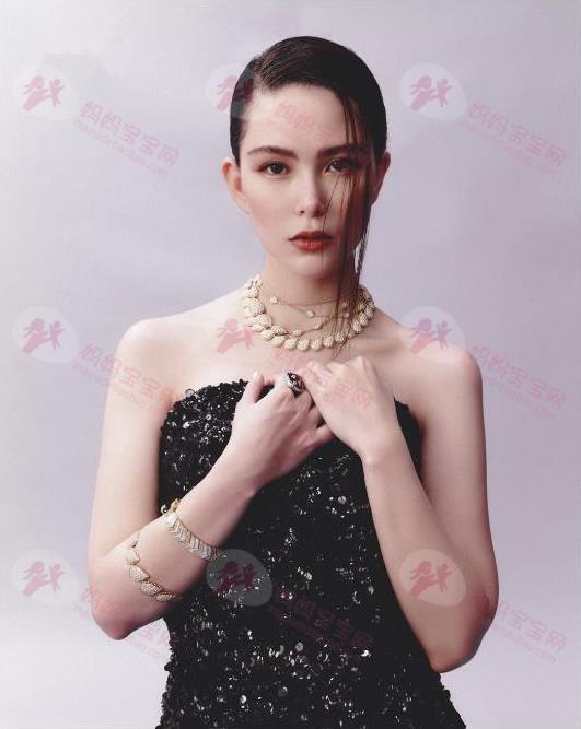 销魂美女昆凌挺三宝孕肚纤细美照曝光前期饮酒差点吃「猛药」！