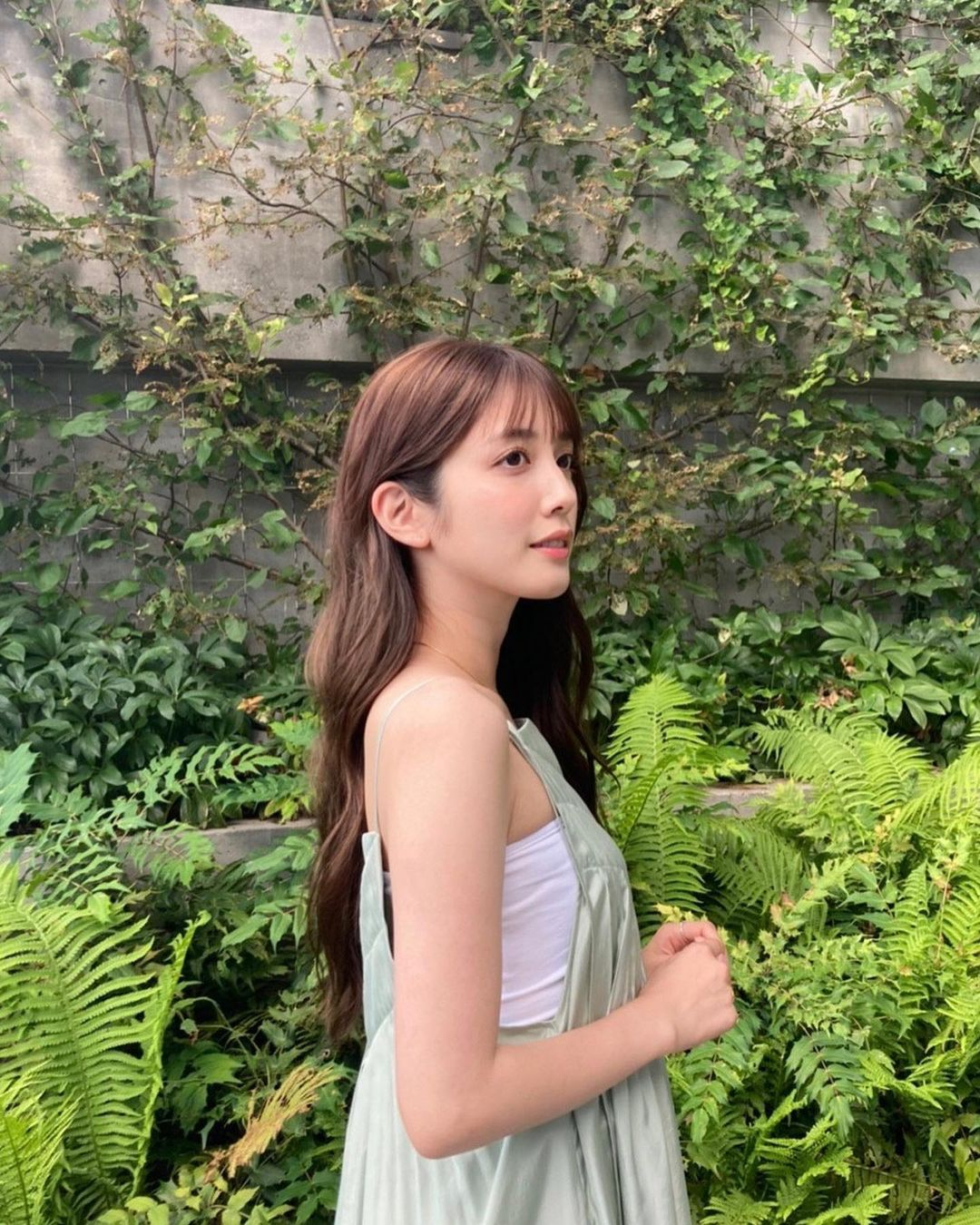 「贫乳」是世界宝藏！冲绳美女《松田るか》稀少的A罩杯因旧性感又自信！