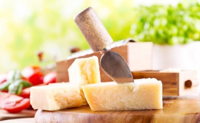宝宝多大可以吃奶酪Cheese？（给宝宝吃奶酪的注意事项）