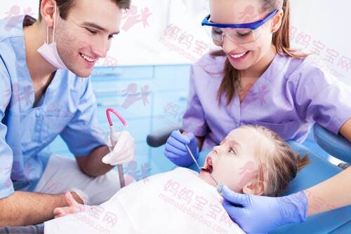 美国孩子几岁看牙医？美国怎么找儿童牙医（Pediatric Dentist）？