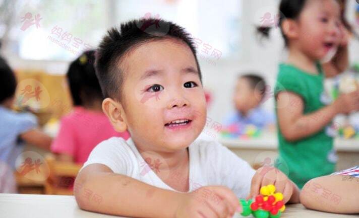 Social也要从娃娃抓起！怎么培养0~5岁孩子的社交能力？