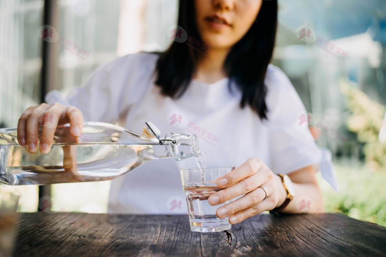 多喝水是不是有助于减肥（喝水有助于减肥吗？）