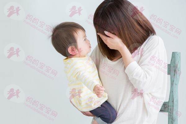 崩溃妈妈的情绪不是一夕之变，如果先生能适时「伸出援手」就能听见求救声了