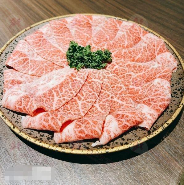 全台六间顶级火锅吃起来！龙虾四吃超高CP、撒上金箔的杂炊好浮夸