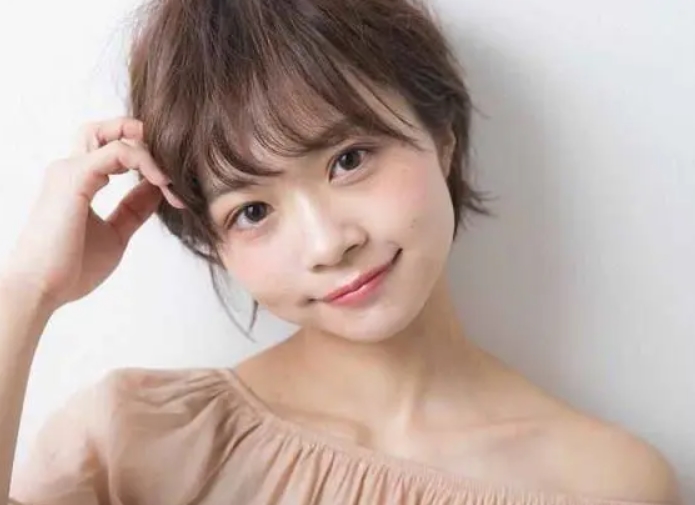 圆脸美女发型解析：多样选择展现个人魅力