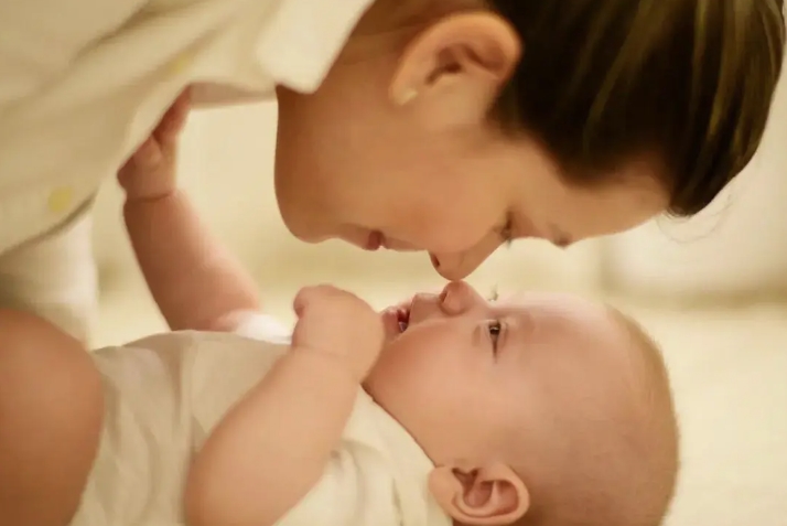 产后月经恢复：医生解析生完孩子多久才是正