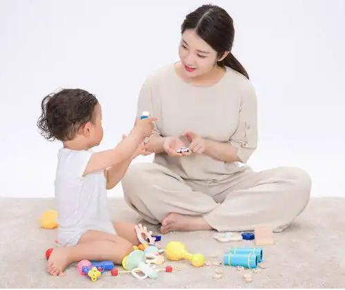 孩子的第一本点读英汉字典，从小宝贝到大孩子都可以用