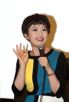 寇乃馨返台隔离还带货直播 黄国伦曾代播卖女性内裤
