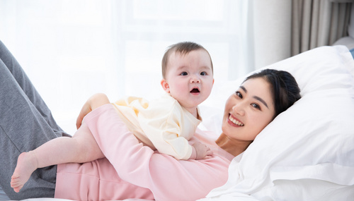 儿科医师的孩子也厌奶？四宝妈之宝宝厌奶奋斗血泪史，因二宝的叛逆而挥别辛酸泪