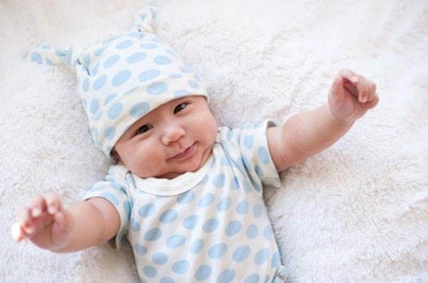 夏季婴幼儿穿衣注意事项