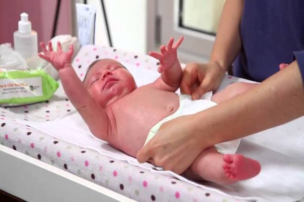 新生儿的大便颜色怎么说?婴儿要发送的健康信息