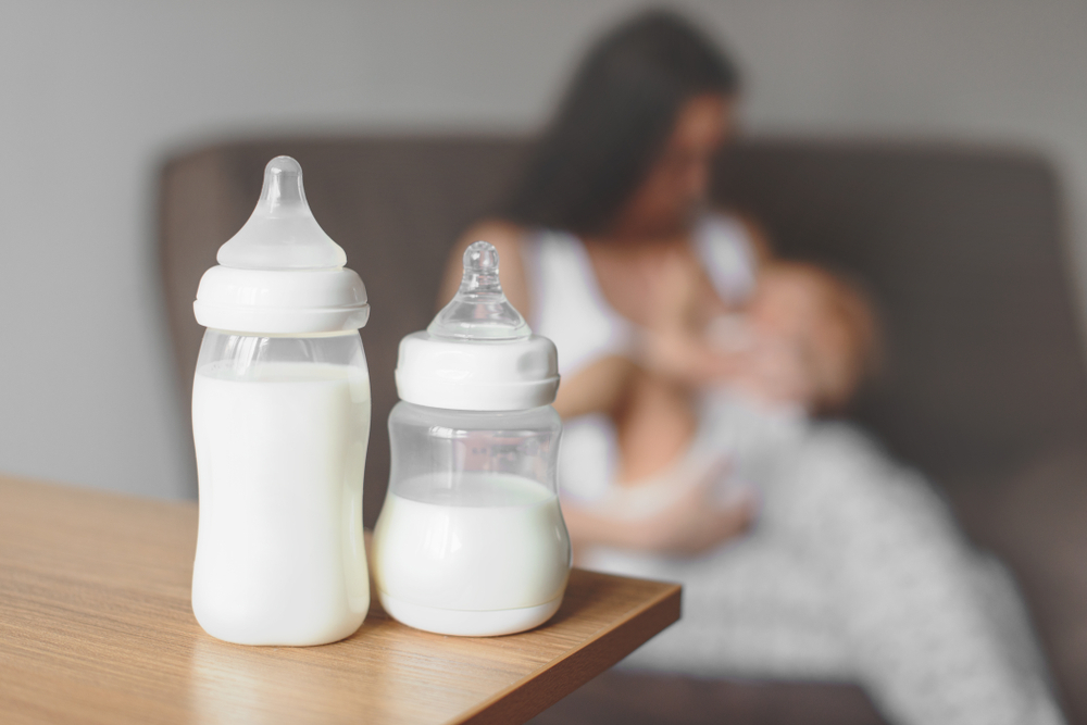 母乳发臭的原因以及如何使母乳发香,妈妈...