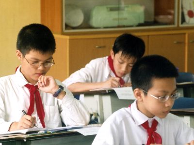 如何治疗小学生的轻度近视