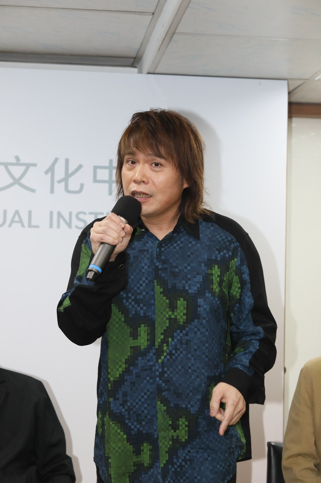 高捷大爆料昔日开Live house陈升害伍佰被比中指