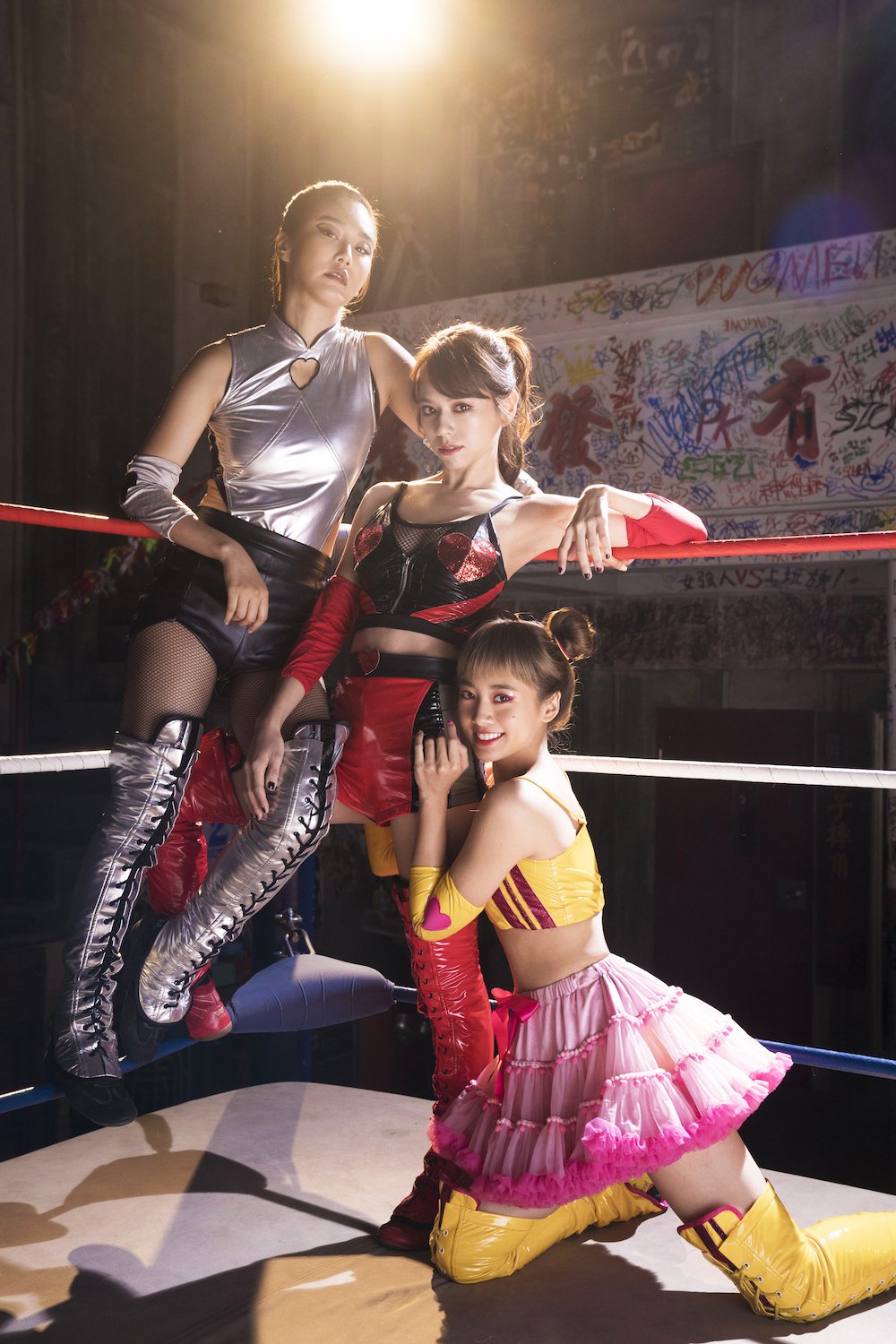 夏于乔、吴映洁大银幕上演女优性感深Ｖ爆乳装曝光
