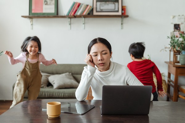 「大胆跟好奇」日本巨乳女优会被大野狼吃掉!女性从小被催眠「不相信自己」