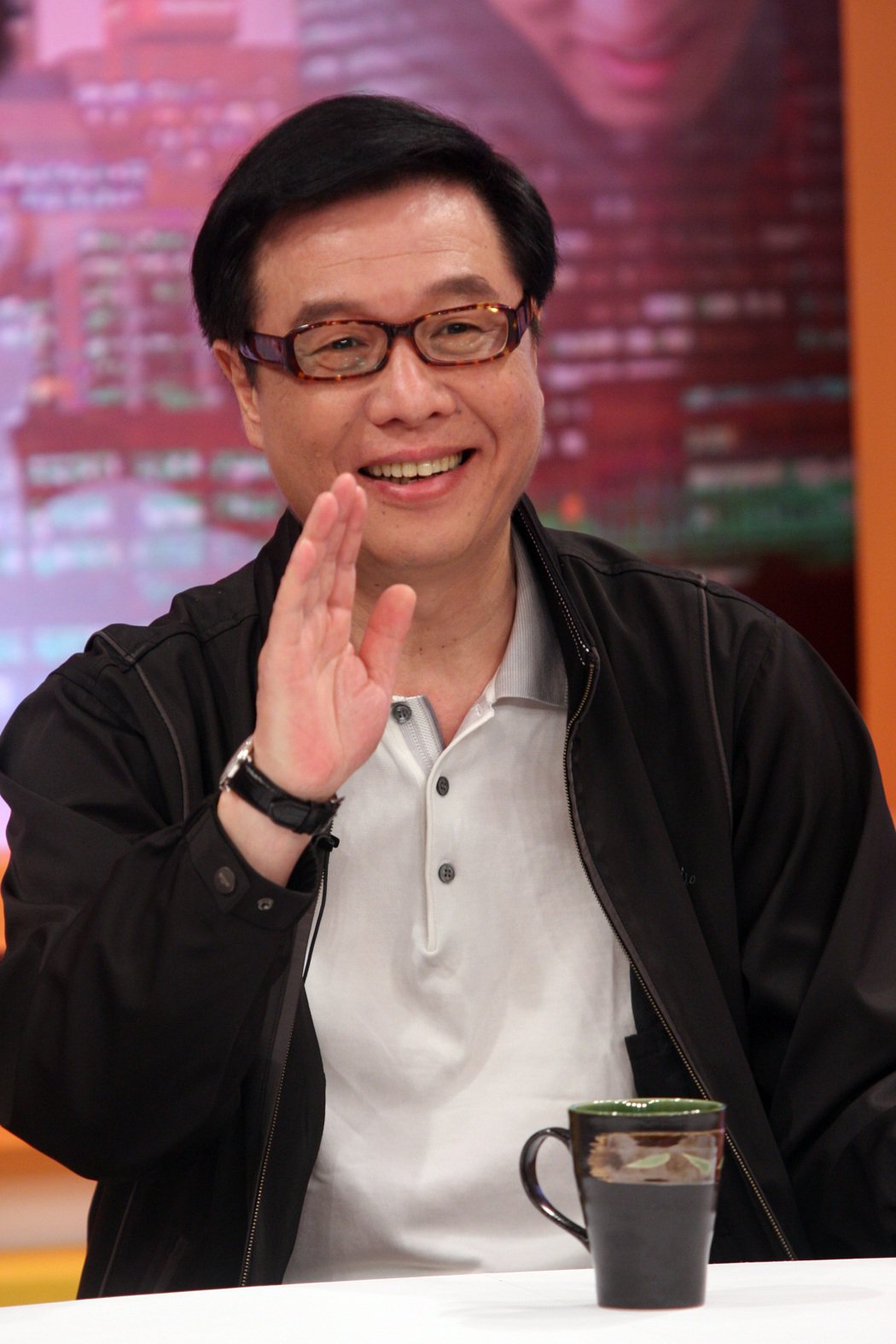 74岁男星右脸变肿疑牙龈发炎惊rrkan「下颚长肿瘤」急动刀