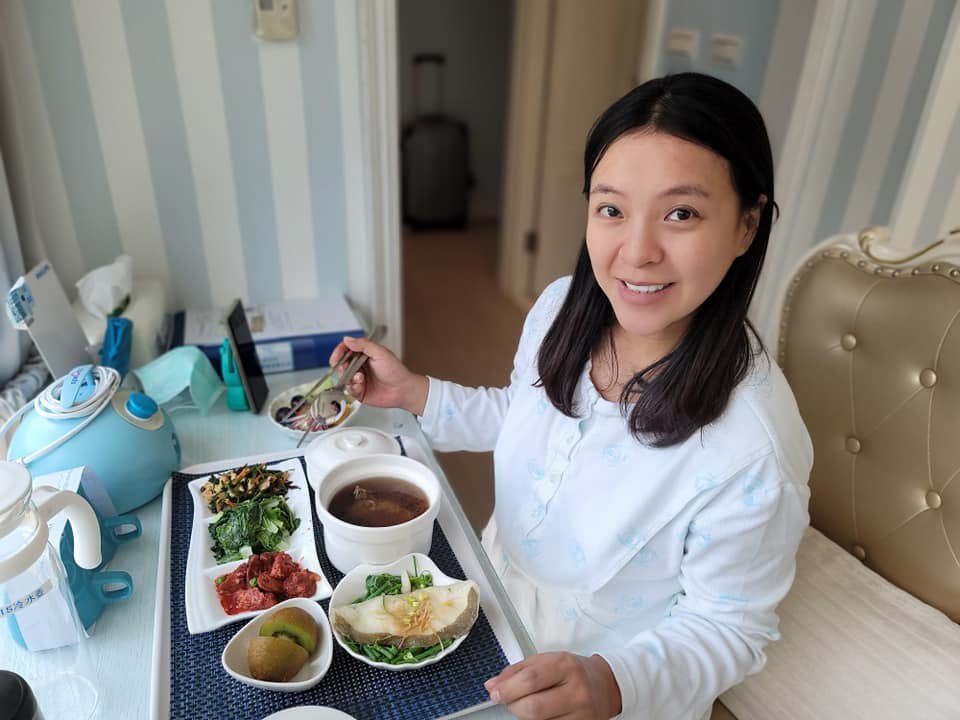 女星坐月子惊收「伪谢佳见」妈妈的朋友私讯一招识破喊话：老天都在看著