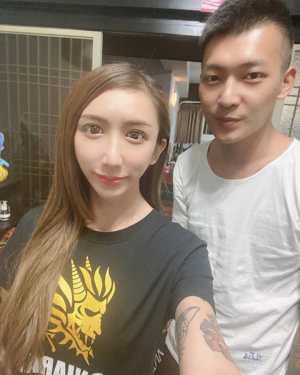 前女友罔腰挨轰　凤梨连8次致歉「我没有控管好她的行为」