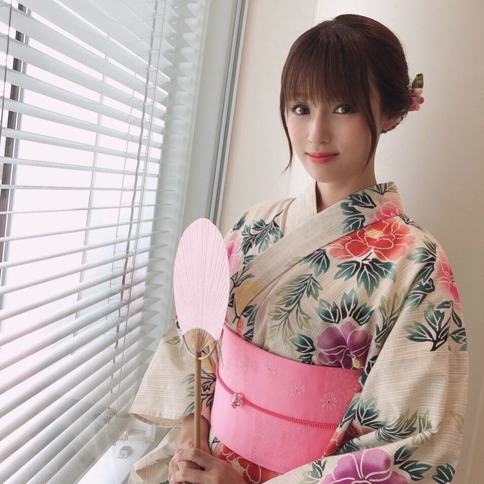 女神深田恭子确诊神隐2个月突PO「喂奶照」飘母爱