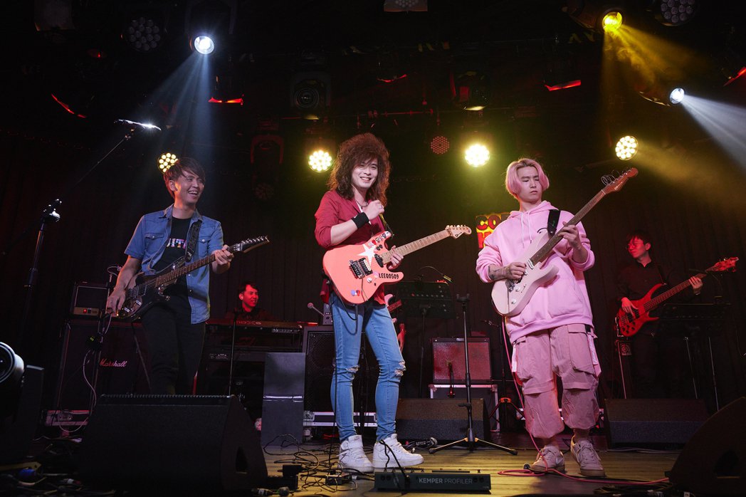 江蕙封麦7年行踪曝光了！歌王紧张「屁股要夹紧」