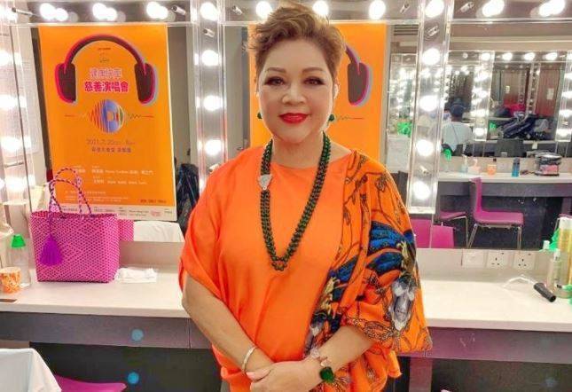 跟进谢霆锋放弃外籍混血女优直白喊「中国籍有保障」