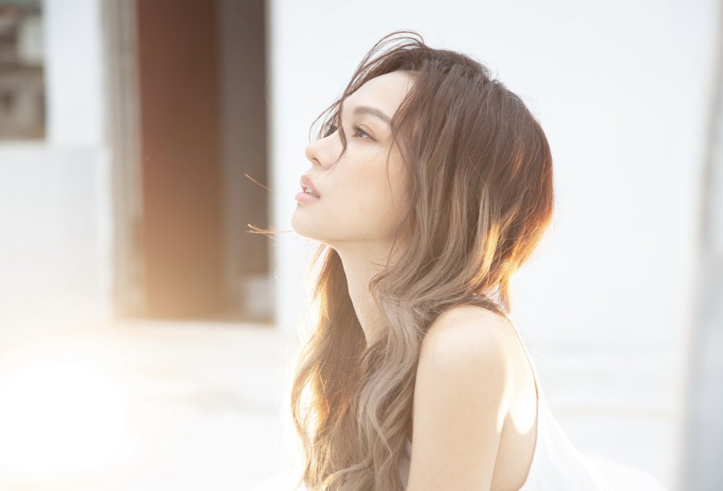 朋友的姐姐林采欣化身天使美翻！自曝有「预言梦」体质