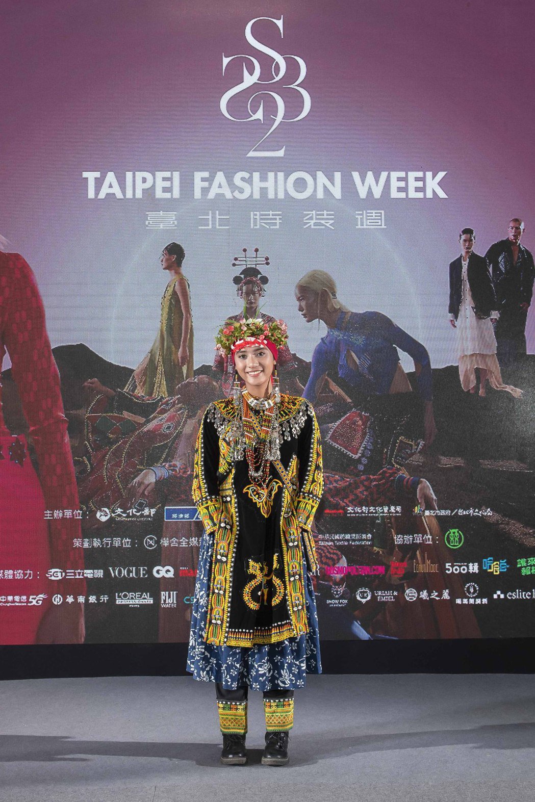 小星星金钟准新人提前曝光战袍曾祖母亲手缝制已有百年历史