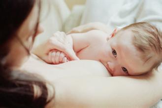我的母乳历程:瓶喂与母乳喂养