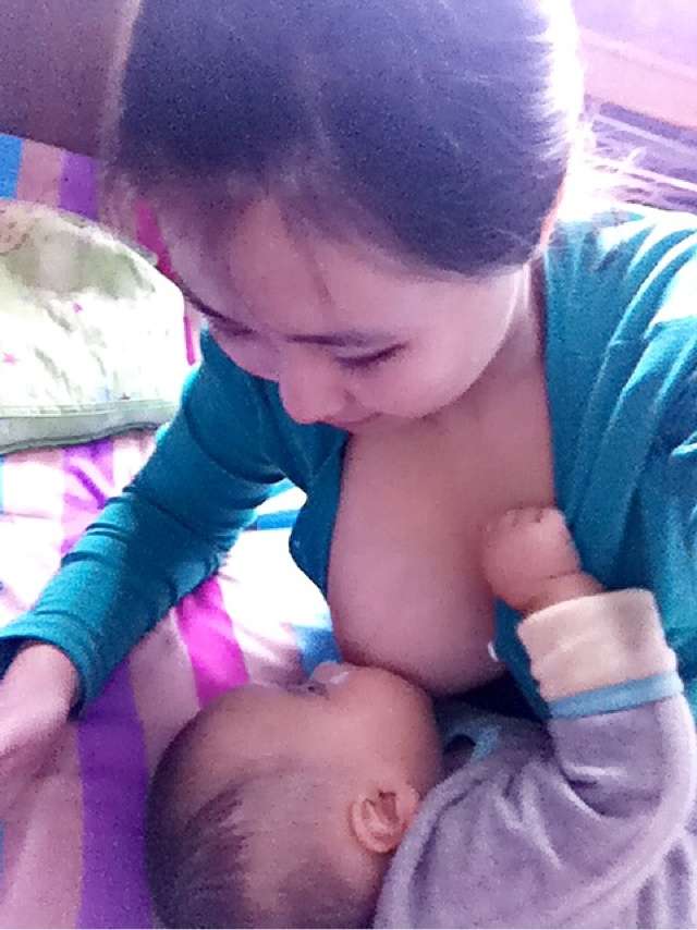 宝宝吃奶狠心咬乳头?聪明妈咪巧纠正