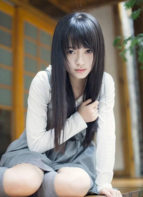 “四千年一遇的美少女”——鞠婧祎 　　1994年6月18日出生于中国四川遂宁的中国妹子鞠婧祎在2015年日媒举办的“中国第一美女”选拔中夺冠，不久就被冠以“中国4000年第一美女诞生”的标题，引发热议。
