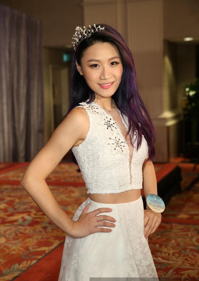 香港小姐20位入围佳丽,香港小姐入围者合影,合影,佳丽落泪,雷咏琪 苏韵姿,2016香港小姐20强今日诞生！大会先安排30位入围佳丽以优雅造型现身记者会，并轮流以猫步登场。现场气氛紧张，更有不少佳丽落泪。。。