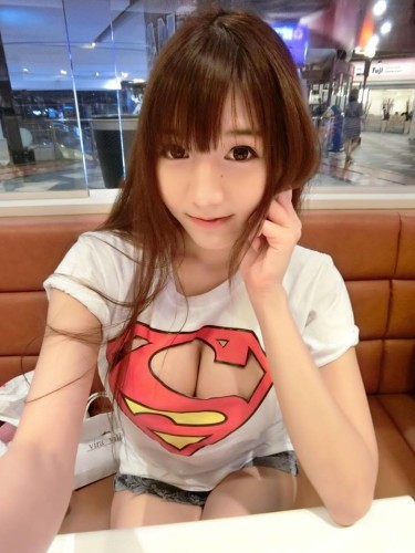 泰国胸狠美女玩家棒糖妹晒私照