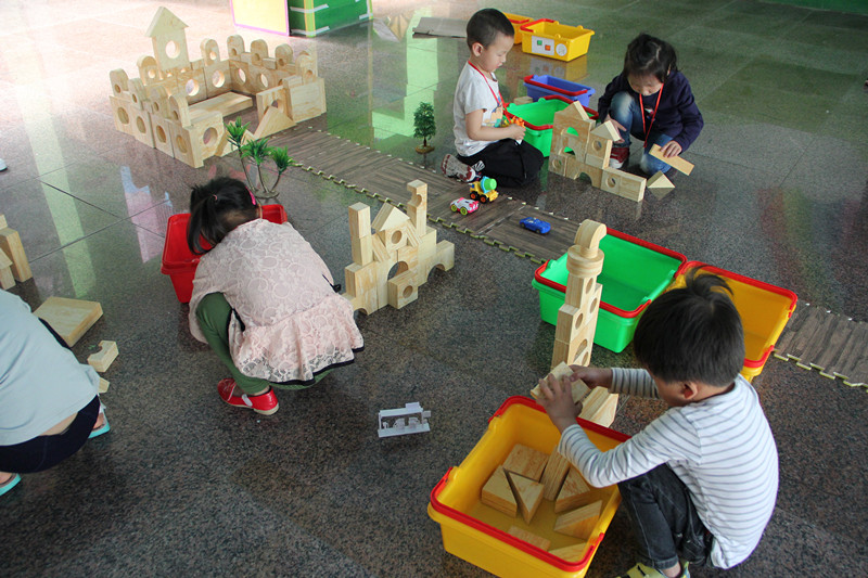 如何给孩子换幼儿园6 如何给孩子换幼儿园?让孩子接受新幼儿园的最佳方法