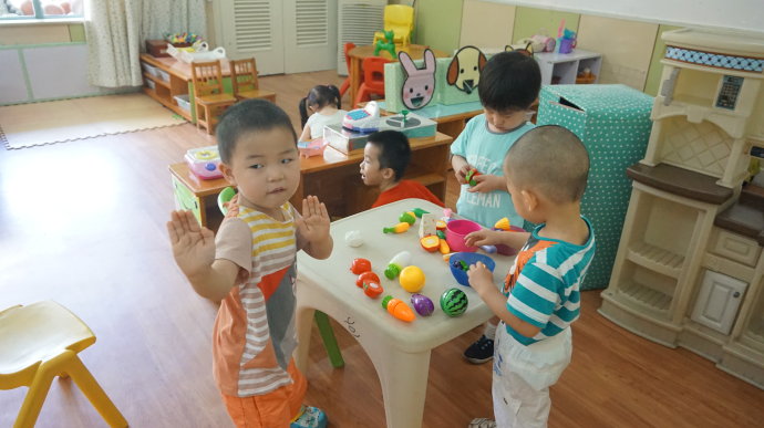 如何给孩子换幼儿园2 如何给孩子换幼儿园?让孩子接受新幼儿园的最佳方法