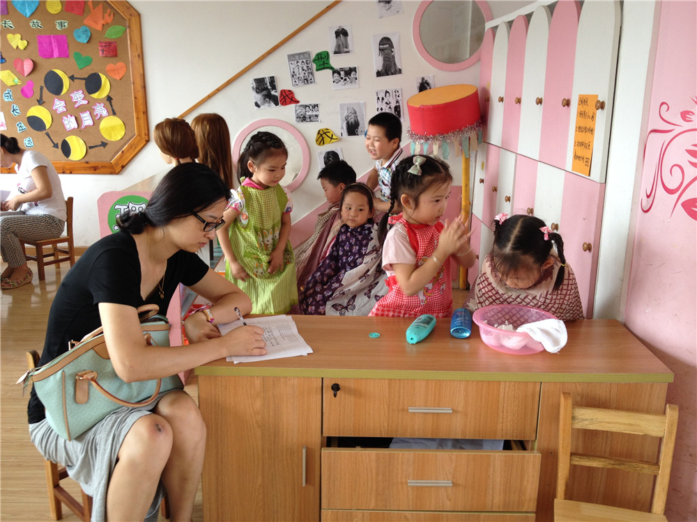国外幼儿园的一天是怎样的？让我们一起来学习学习