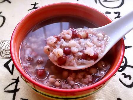 宝宝湿气重吃什么好 孩子体内湿气重饮食调理食谱大全
