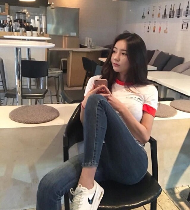 这就是男生最喜欢的微胖吗？长了一身懂事的肉