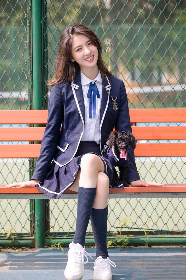 李凯馨 有人说她是穿上校服最好看的校花！