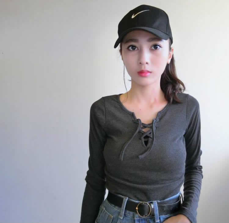 会玩电动的女生94赞！大眼正妹露出真面目揪人玩LOL瞬間......