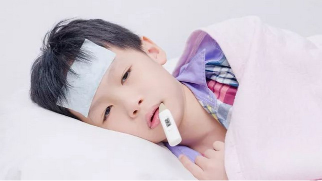 孩子发烧怎么办，物理降温有哪些好方法?