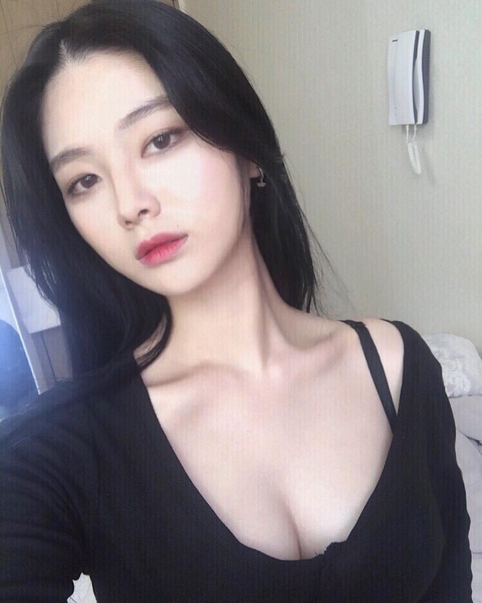 恩，比平板稍微强一些吧！ ​​​​