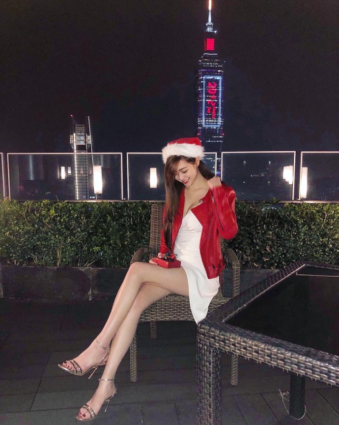 不愧是九头身美女，厉害厉害！ ​​​​