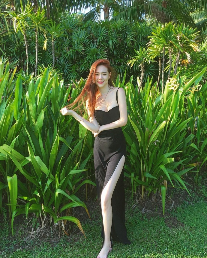 不愧是九头身美女，厉害厉害！ ​​​​