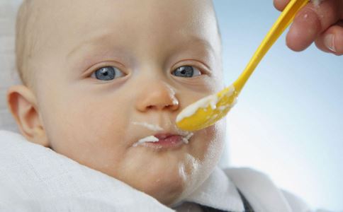 母乳喂养到了六个月 就真的没营养了吗
